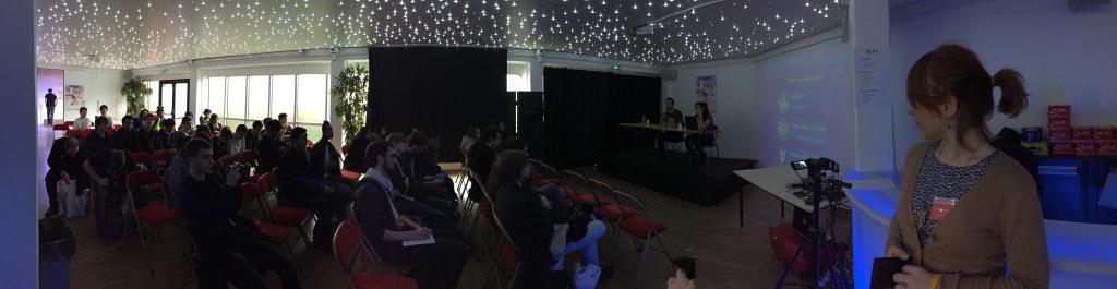 Petit panorama de la salle de conférences